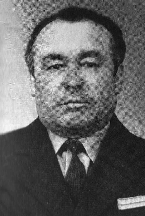 Калмыков     Антон Дмитриевич